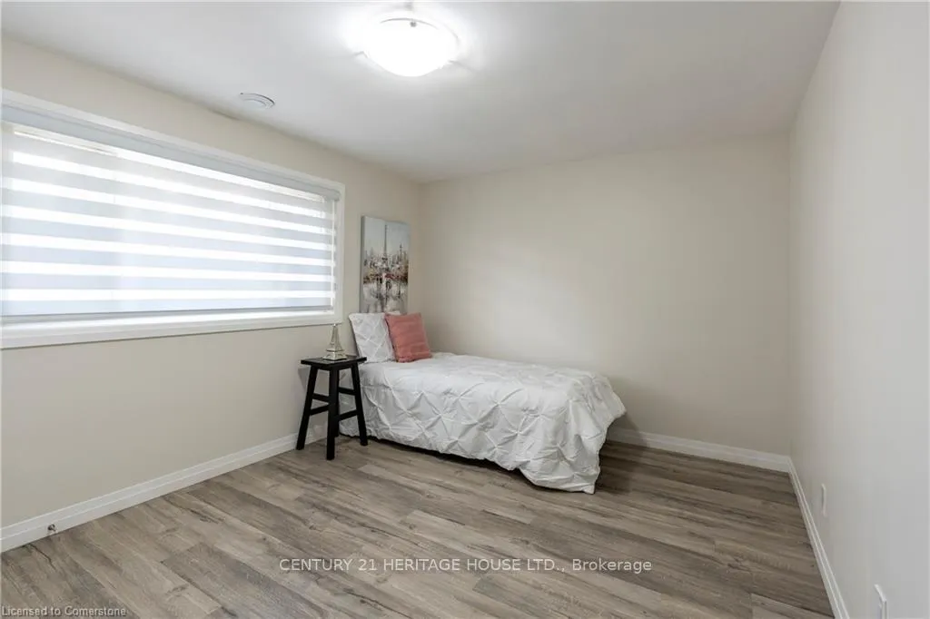 Photo 19 of 34 Dooley Drive, Kitchener — HOMEH