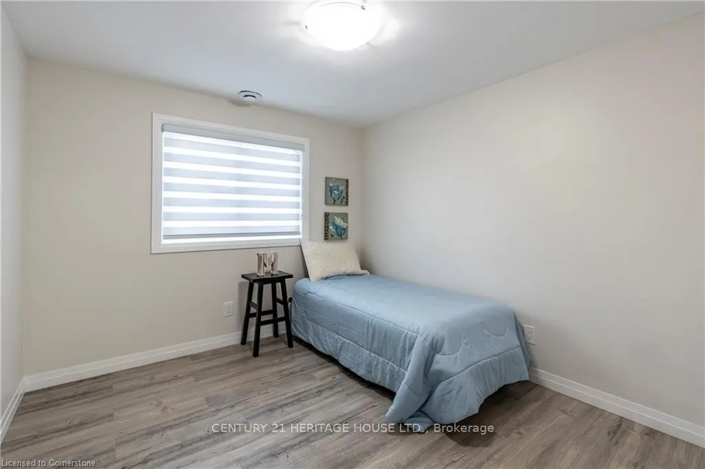 Photo 21 of 34 Dooley Drive, Kitchener — HOMEH