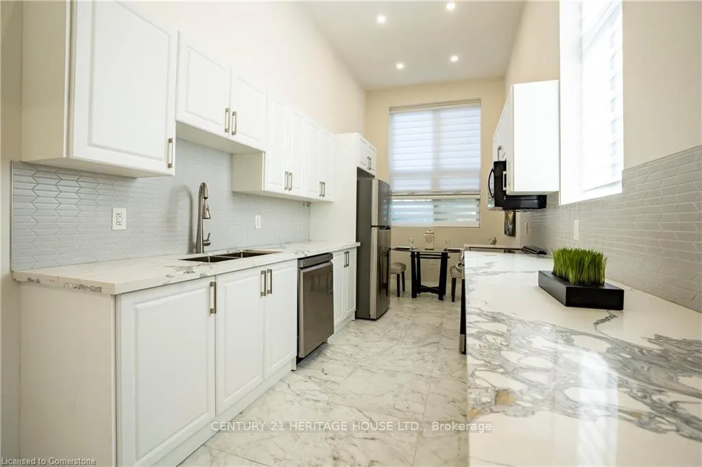 Photo 26 of 34 Dooley Drive, Kitchener — HOMEH