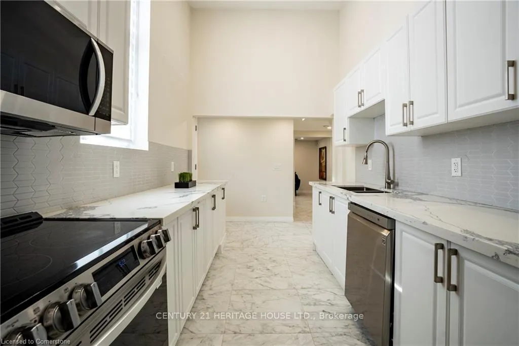 Photo 28 of 34 Dooley Drive, Kitchener — HOMEH