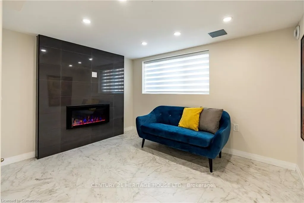 Photo 31 of 34 Dooley Drive, Kitchener — HOMEH
