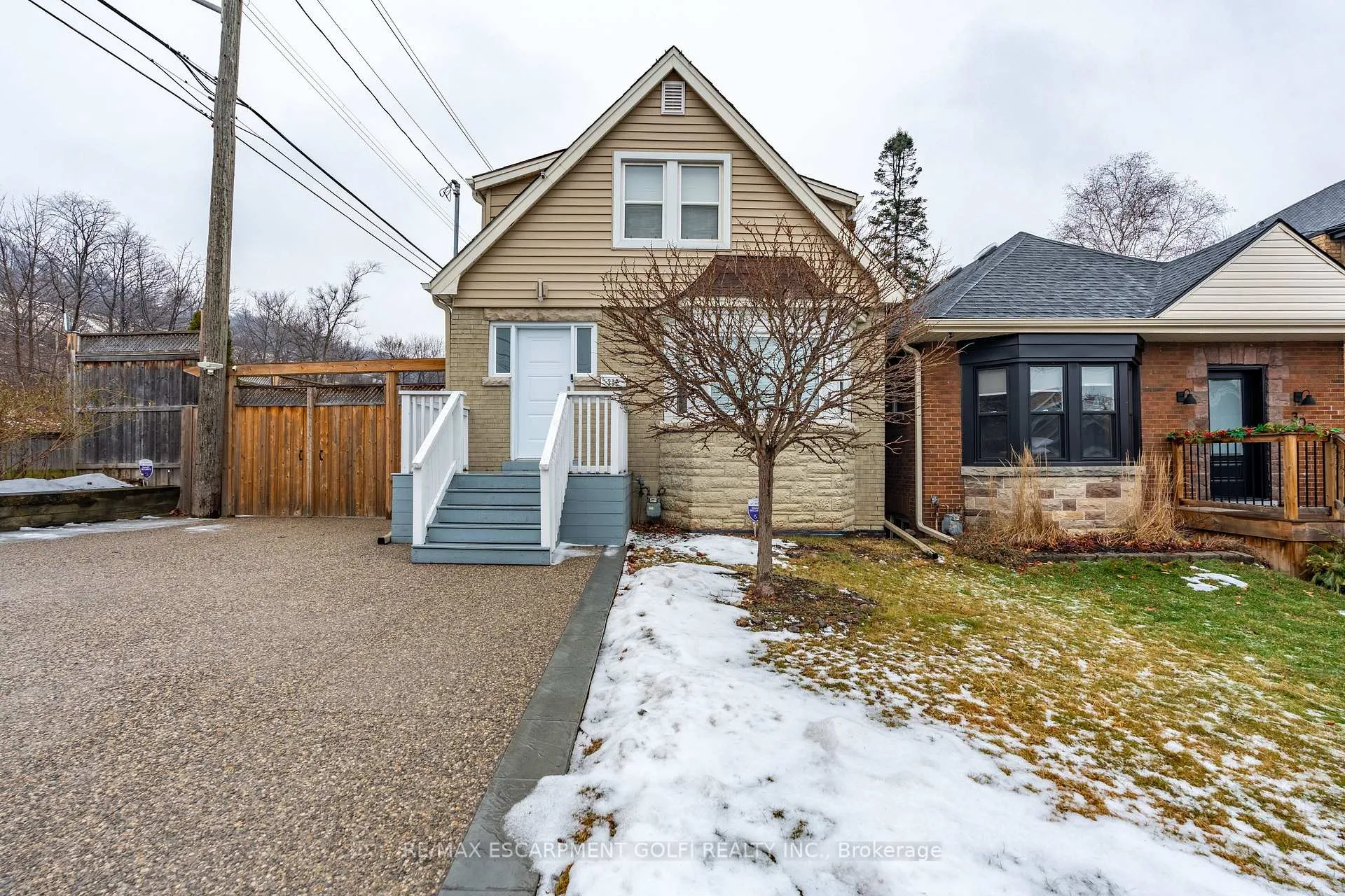 Front of 312 Wexford Avenue S