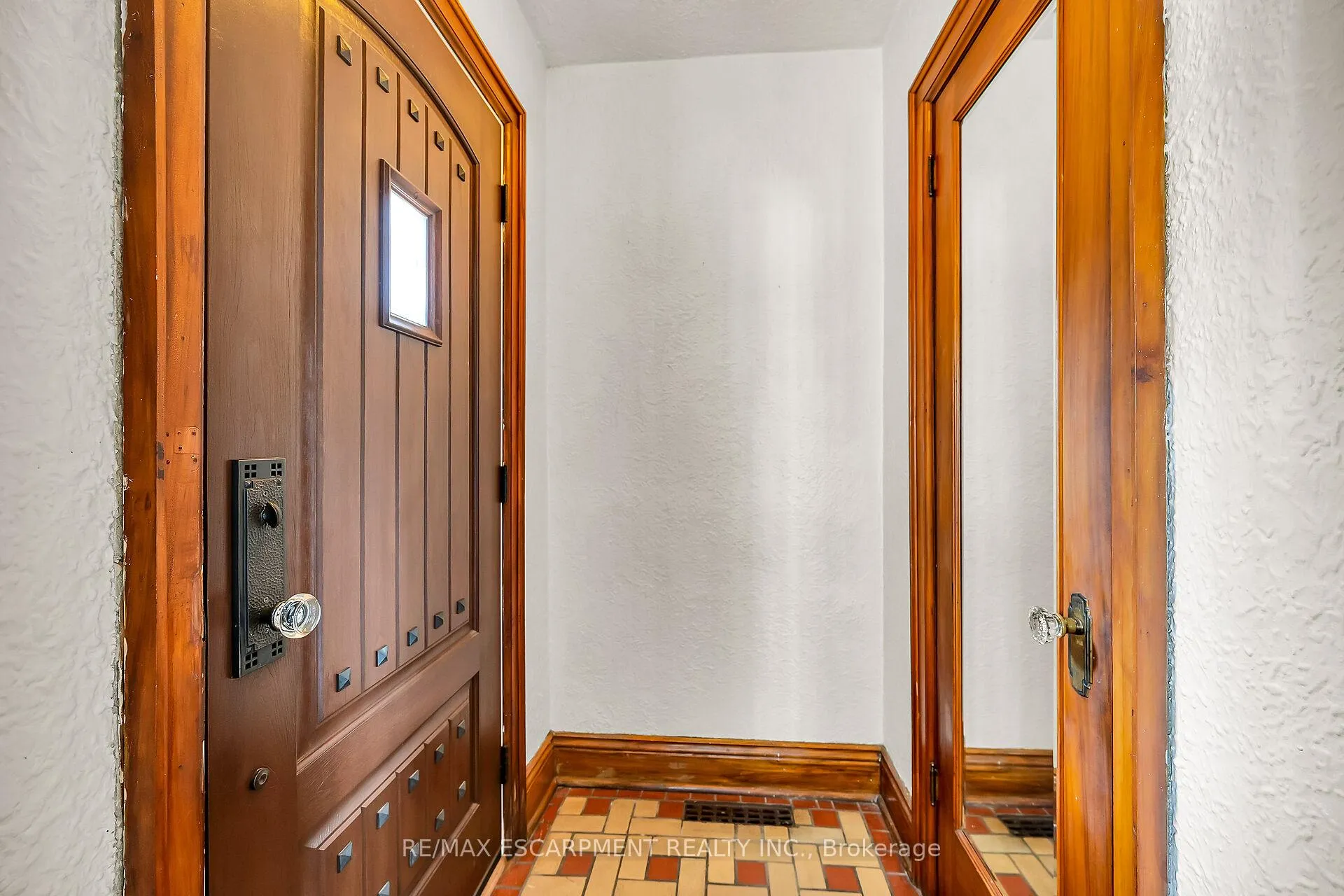 Photo 10 of 42 Newton Avenue, Hamilton, Westdale — HOMEH