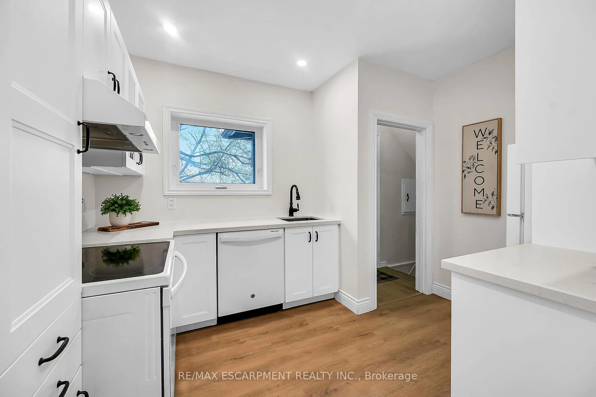 Photo 14 of 42 Newton Avenue, Hamilton, Westdale — HOMEH