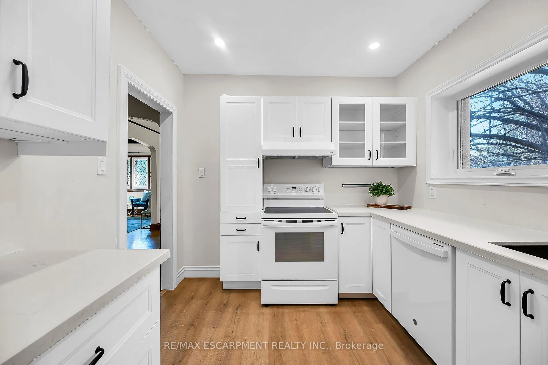 Photo 15 of 42 Newton Avenue, Hamilton, Westdale — HOMEH