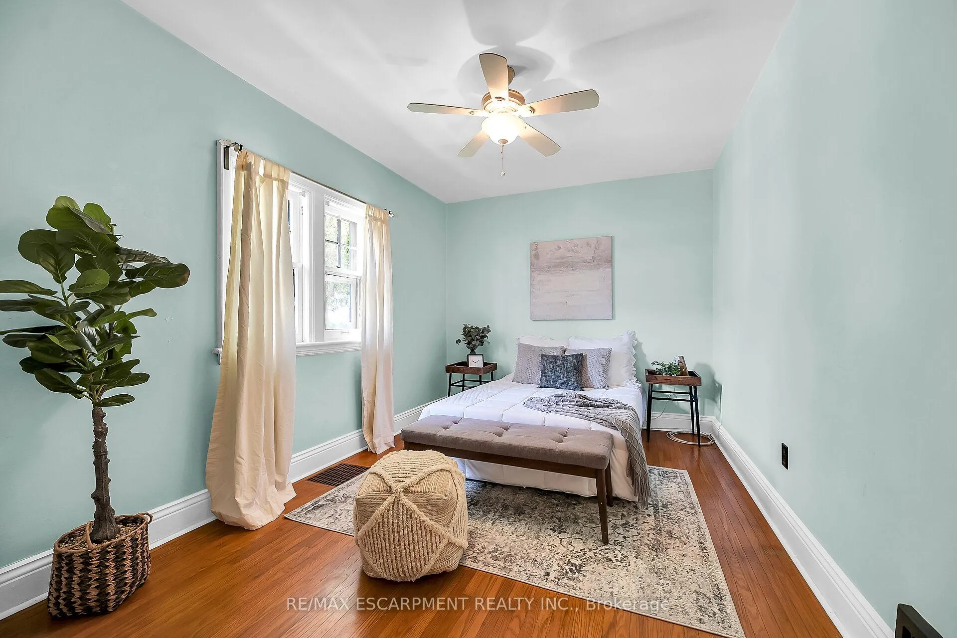 Photo 17 of 42 Newton Avenue, Hamilton, Westdale — HOMEH