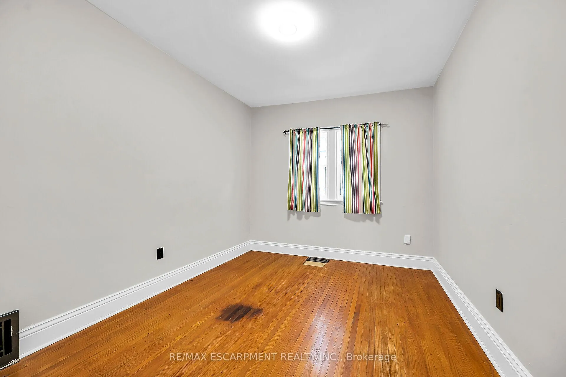 Photo 19 of 42 Newton Avenue, Hamilton, Westdale — HOMEH