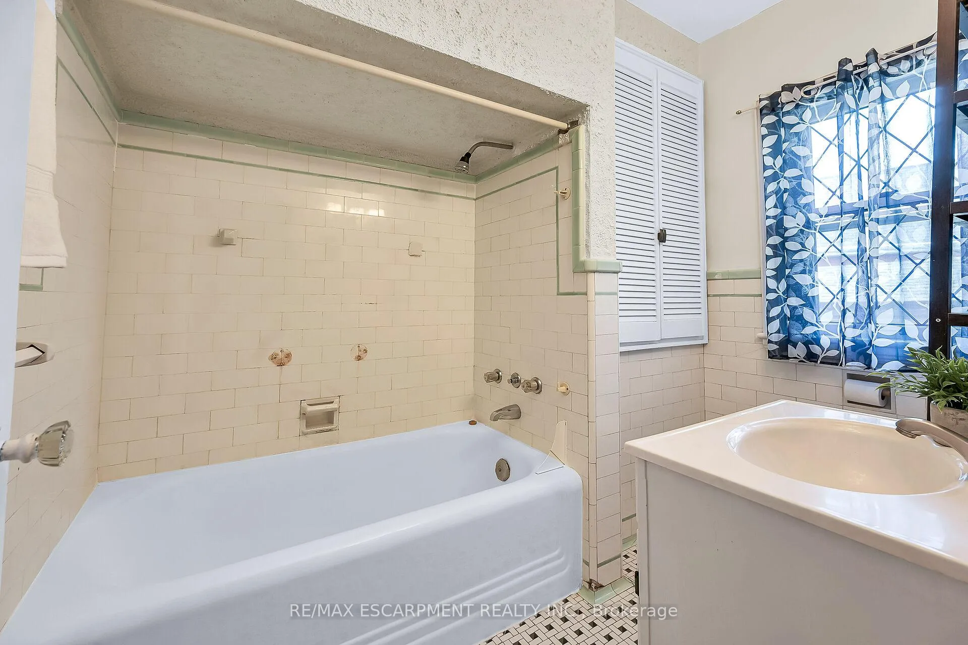 Photo 21 of 42 Newton Avenue, Hamilton, Westdale — HOMEH