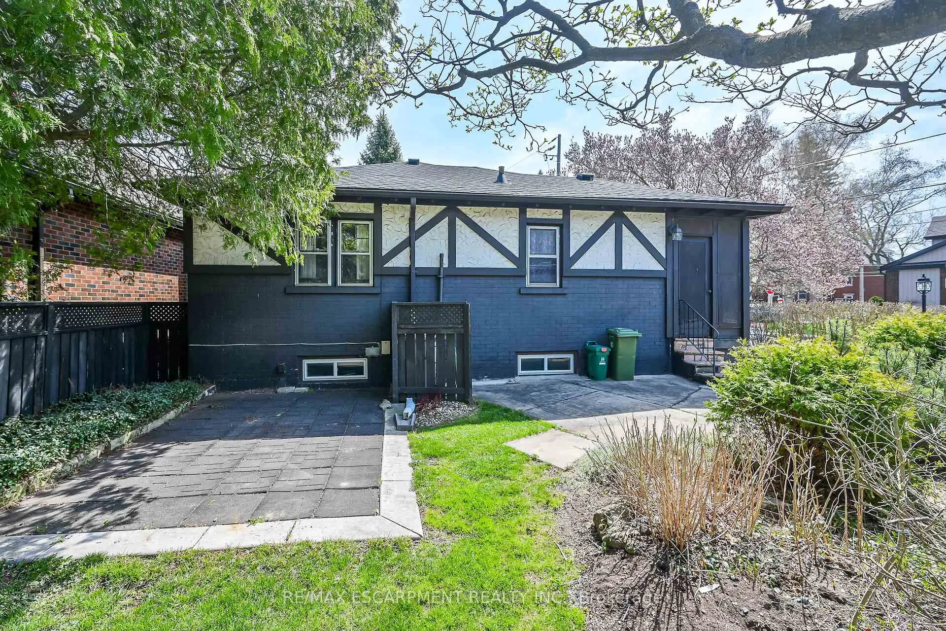 Photo 35 of 42 Newton Avenue, Hamilton, Westdale — HOMEH