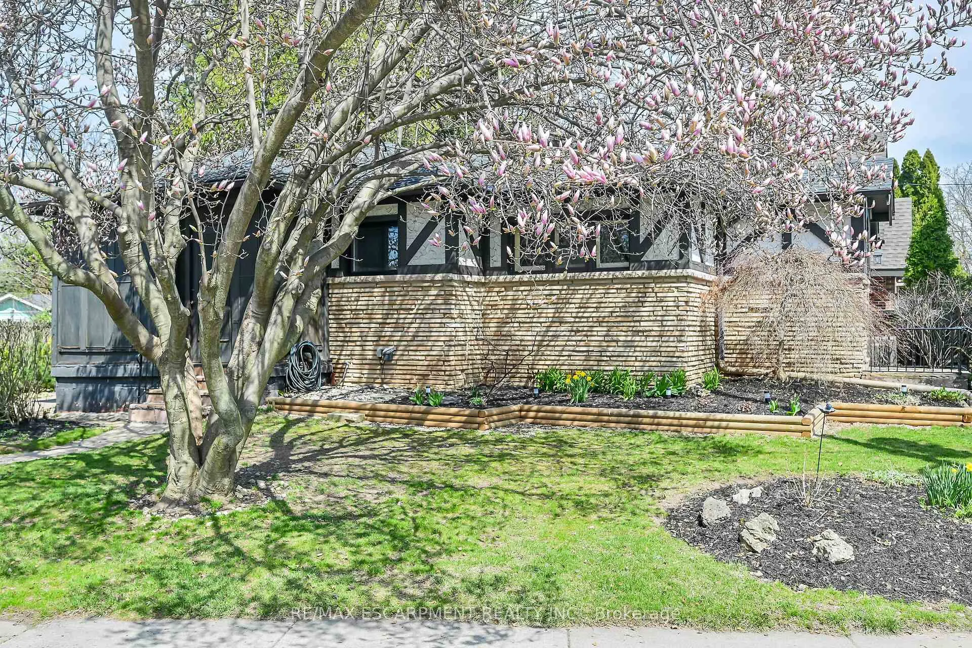 Photo 41 of 42 Newton Avenue, Hamilton, Westdale — HOMEH