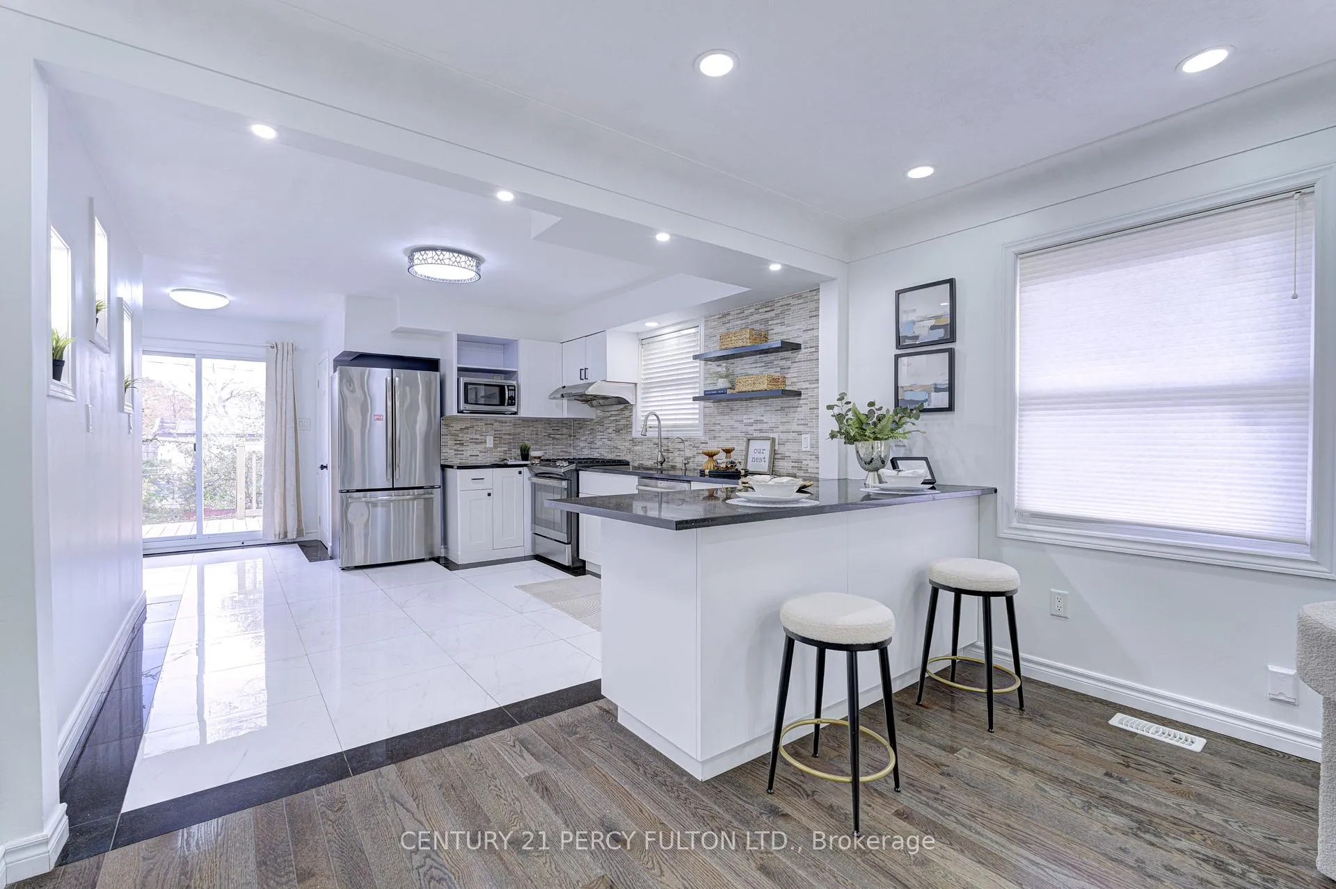 Photo 3 of 477 Britannia Avenue, Hamilton, Normanhurst — HOMEH