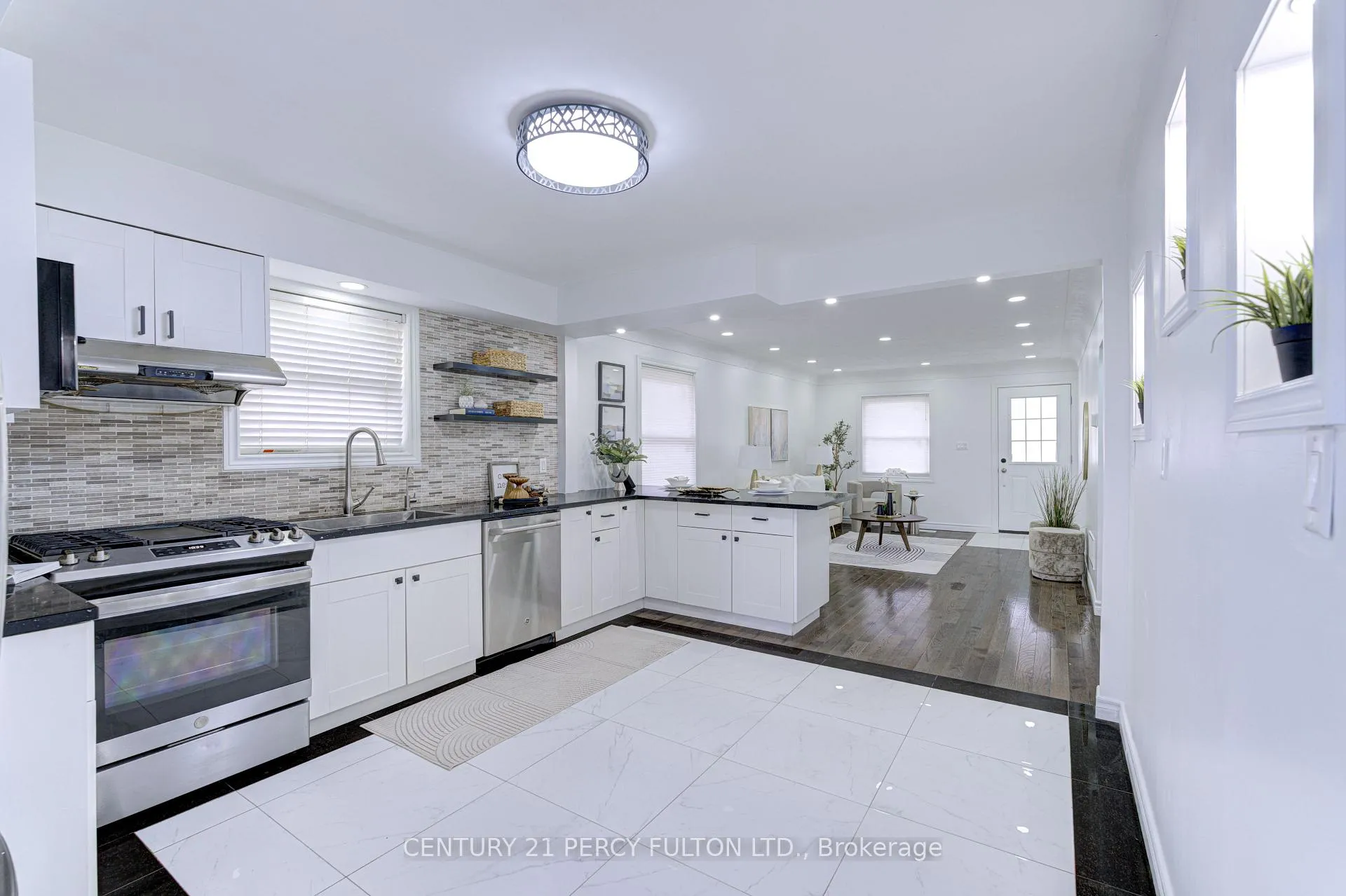 Photo 4 of 477 Britannia Avenue, Hamilton, Normanhurst — HOMEH