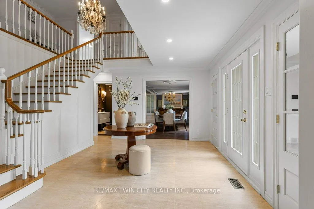 Photo 4 of 302 Shakespeare Drive, Waterloo — HOMEH