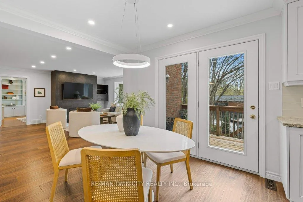 Photo 10 of 302 Shakespeare Drive, Waterloo — HOMEH