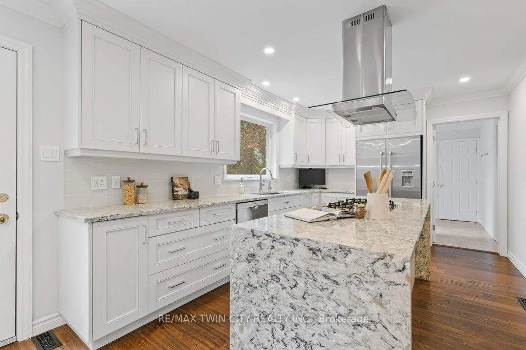 Photo 11 of 302 Shakespeare Drive, Waterloo — HOMEH