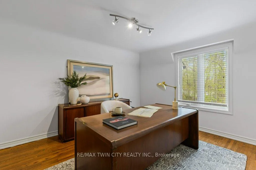 Photo 24 of 302 Shakespeare Drive, Waterloo — HOMEH