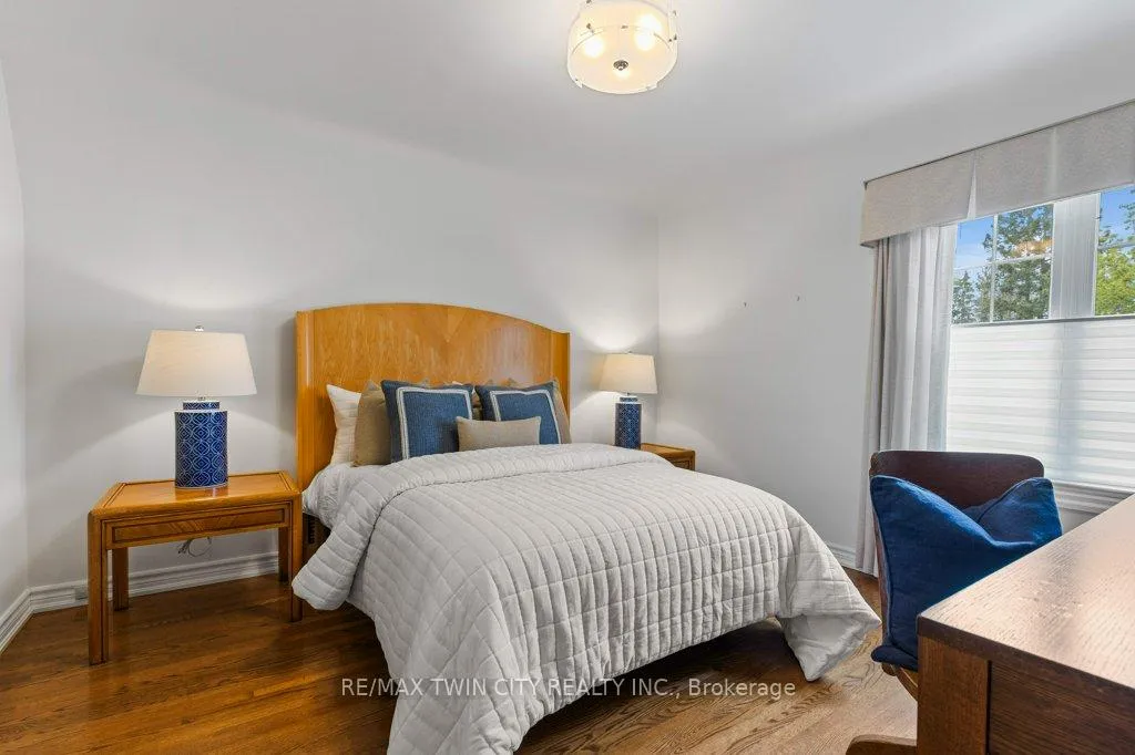 Photo 27 of 302 Shakespeare Drive, Waterloo — HOMEH