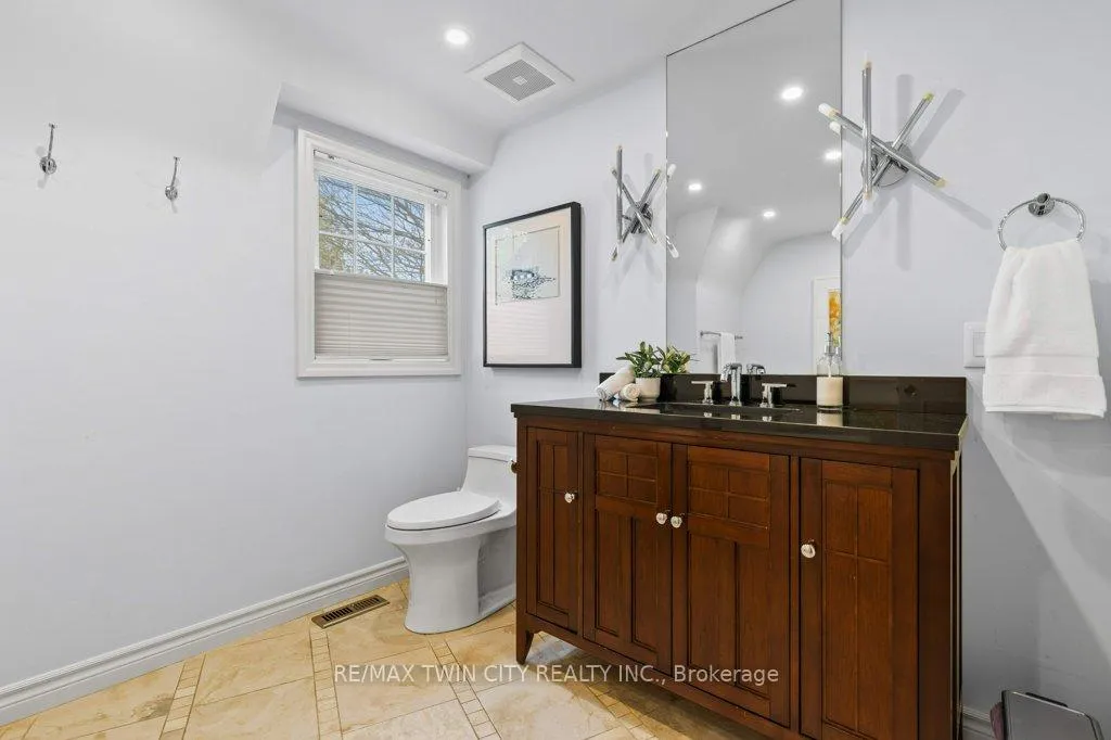 Photo 28 of 302 Shakespeare Drive, Waterloo — HOMEH