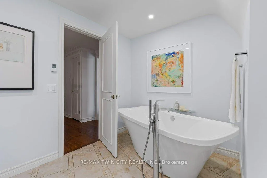 Photo 29 of 302 Shakespeare Drive, Waterloo — HOMEH