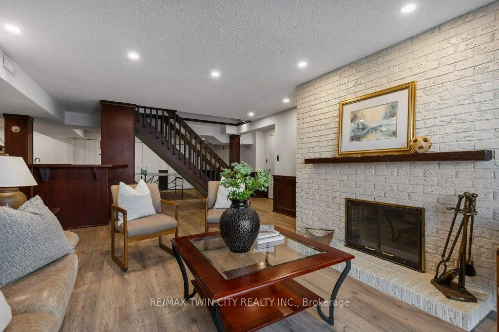 Photo 31 of 302 Shakespeare Drive, Waterloo — HOMEH