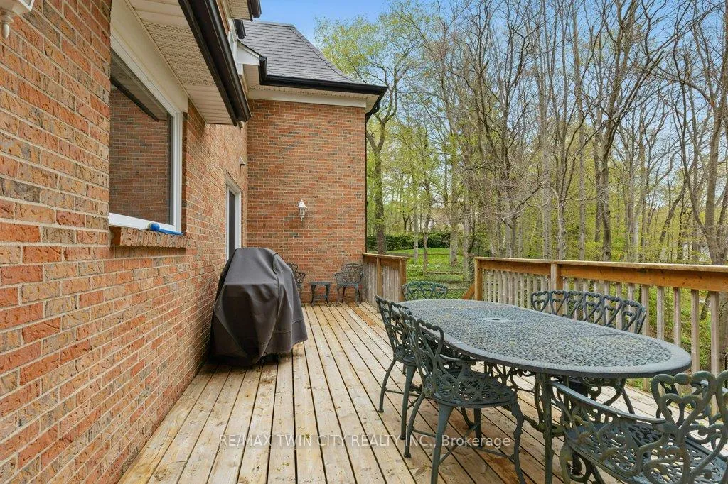Photo 36 of 302 Shakespeare Drive, Waterloo — HOMEH