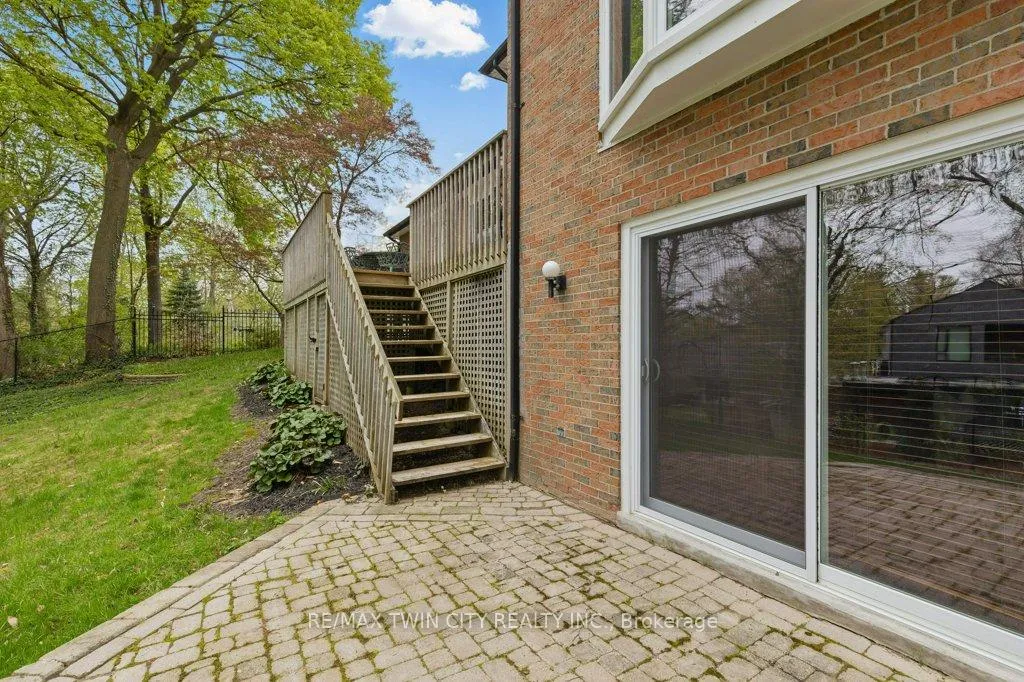 Photo 38 of 302 Shakespeare Drive, Waterloo — HOMEH
