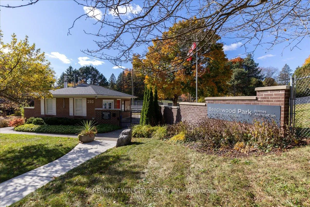 Photo 44 of 302 Shakespeare Drive, Waterloo — HOMEH
