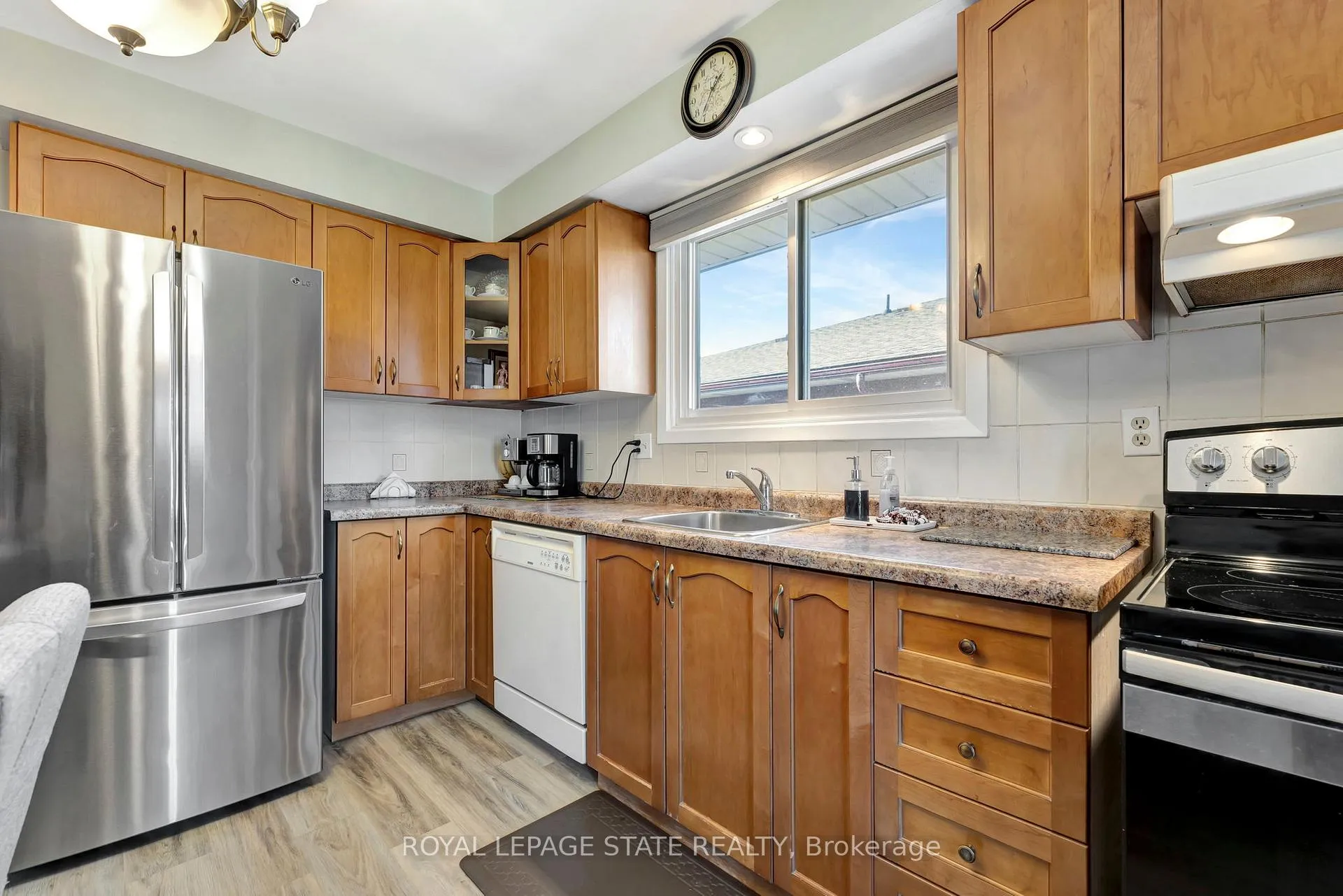 Photo 12 of 65 1/2 Eastbury Drive, Hamilton, Stoney Creek — HOMEH
