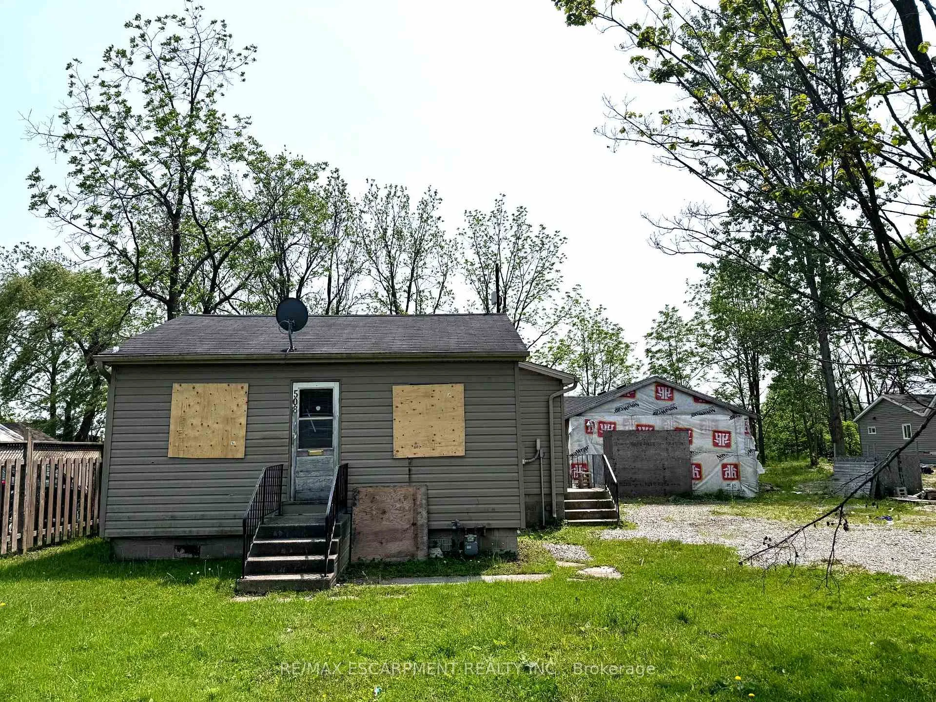 Photo 2 of 508 Main Street E, Haldimand, Dunnville — HOMEH