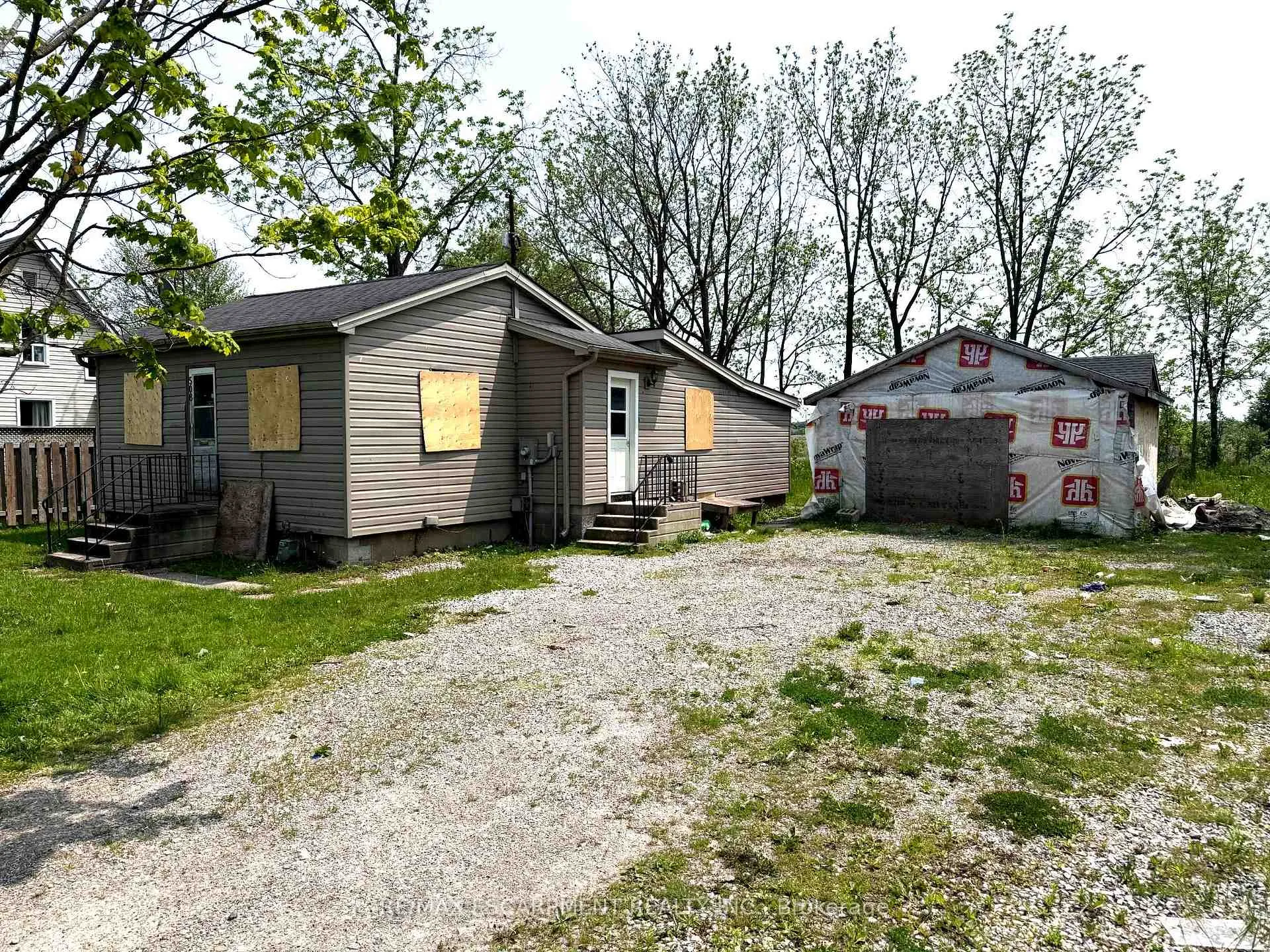 Photo 3 of 508 Main Street E, Haldimand, Dunnville — HOMEH