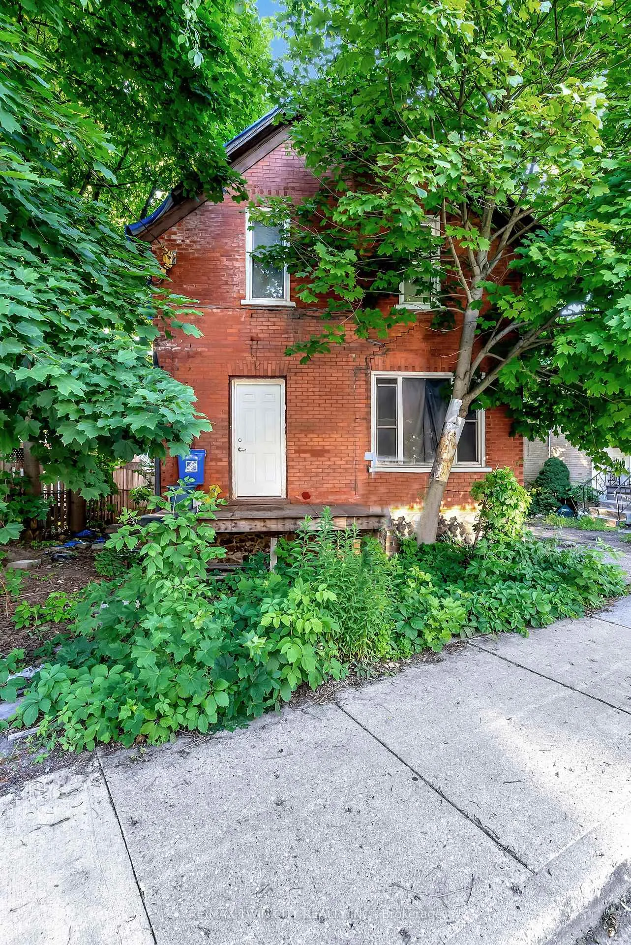 Photo 3 of 66 Union Street E, Waterloo — HOMEH