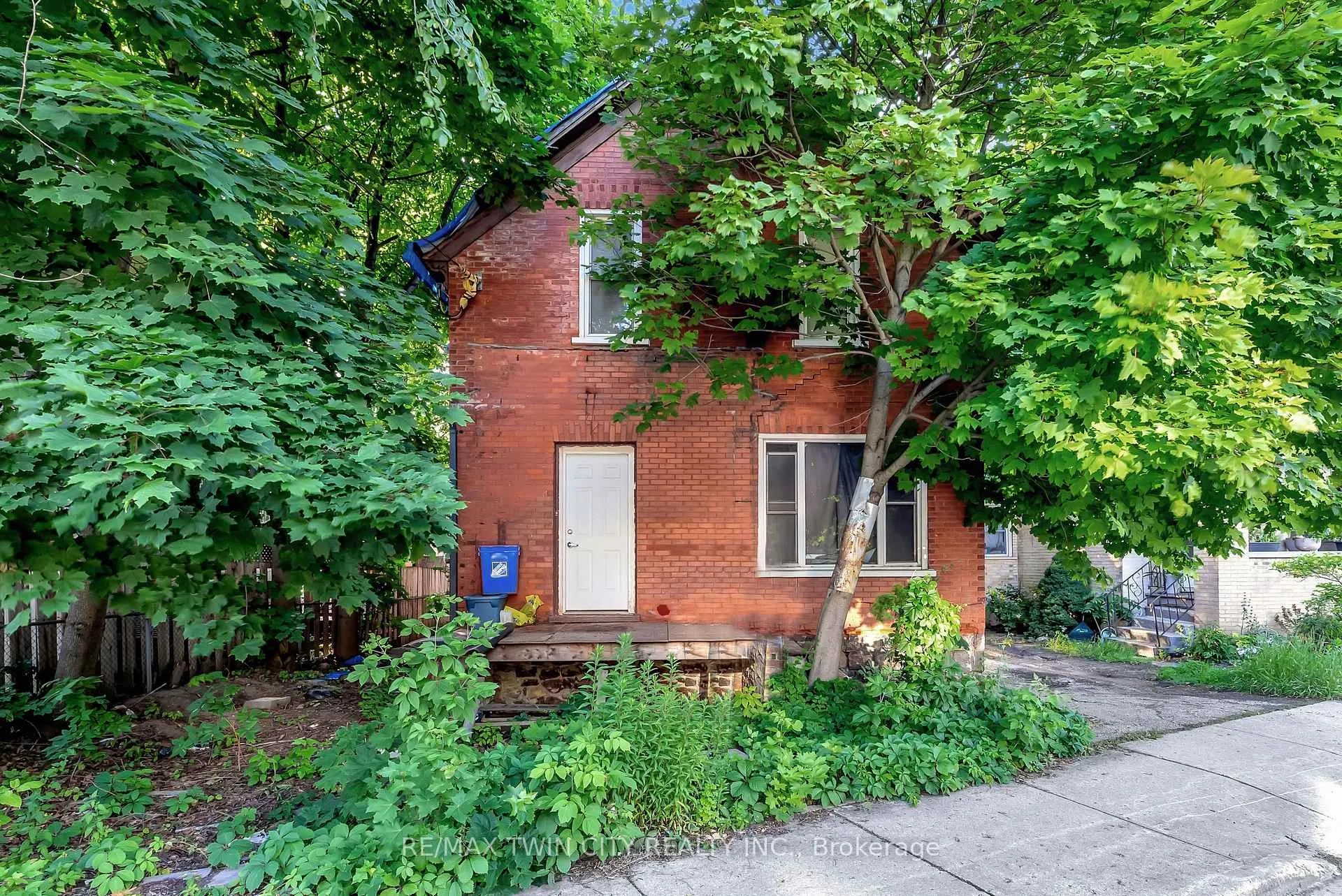 Photo 4 of 66 Union Street E, Waterloo — HOMEH