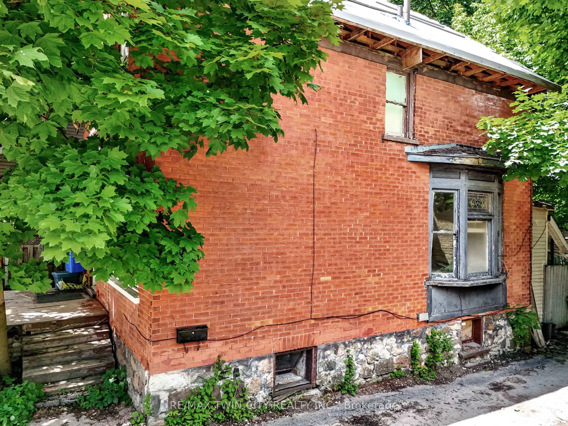 Photo 7 of 66 Union Street E, Waterloo — HOMEH