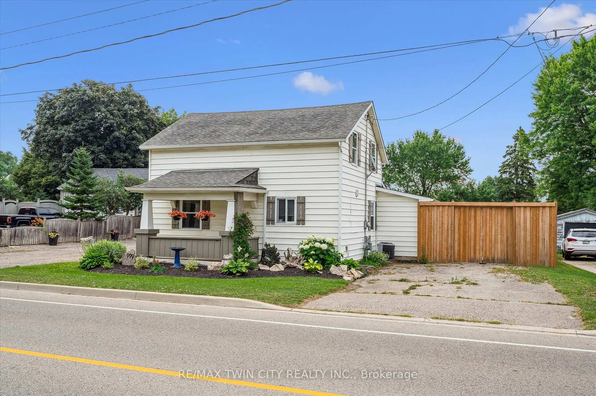 Photo 3 of 999 Northfield Drive E, Woolwich — HOMEH