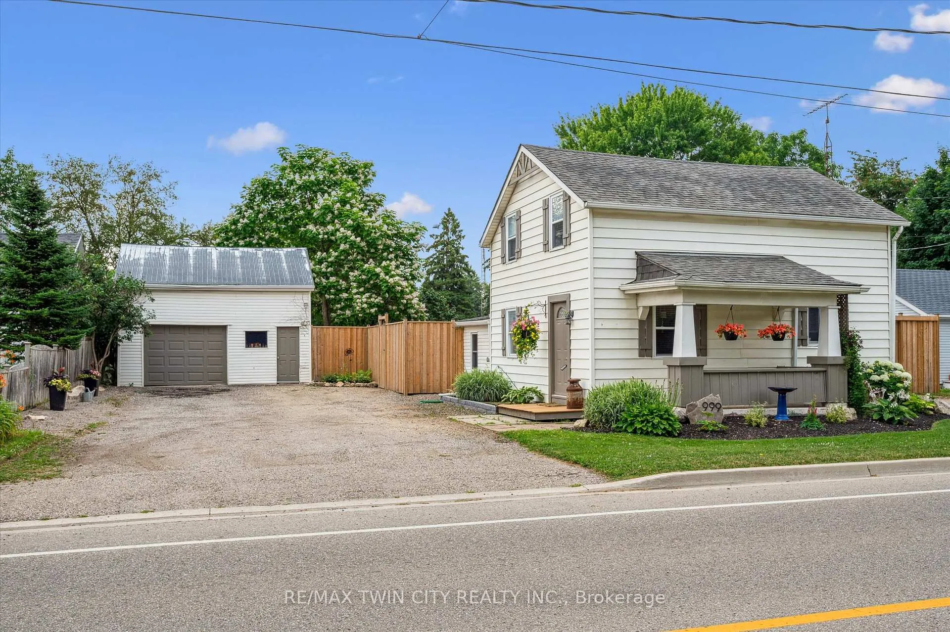 Photo 4 of 999 Northfield Drive E, Woolwich — HOMEH