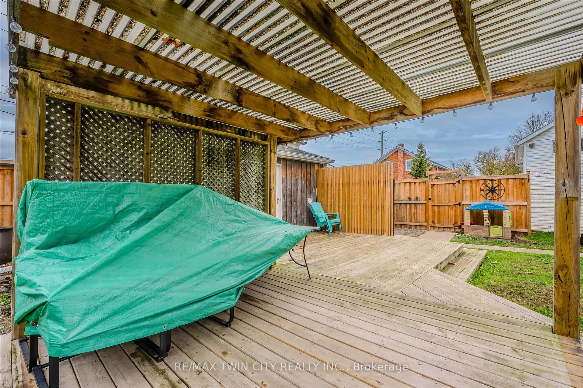 Photo 33 of 999 Northfield Drive E, Woolwich — HOMEH