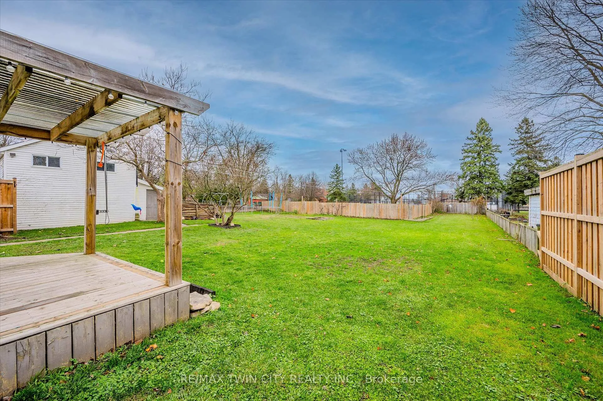 Photo 34 of 999 Northfield Drive E, Woolwich — HOMEH