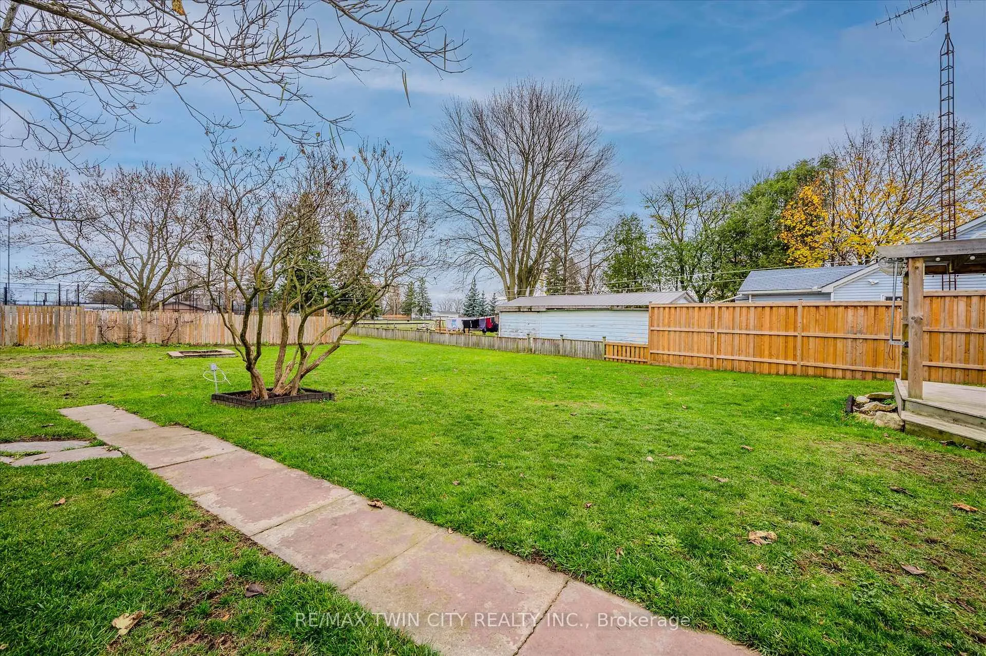 Photo 35 of 999 Northfield Drive E, Woolwich — HOMEH