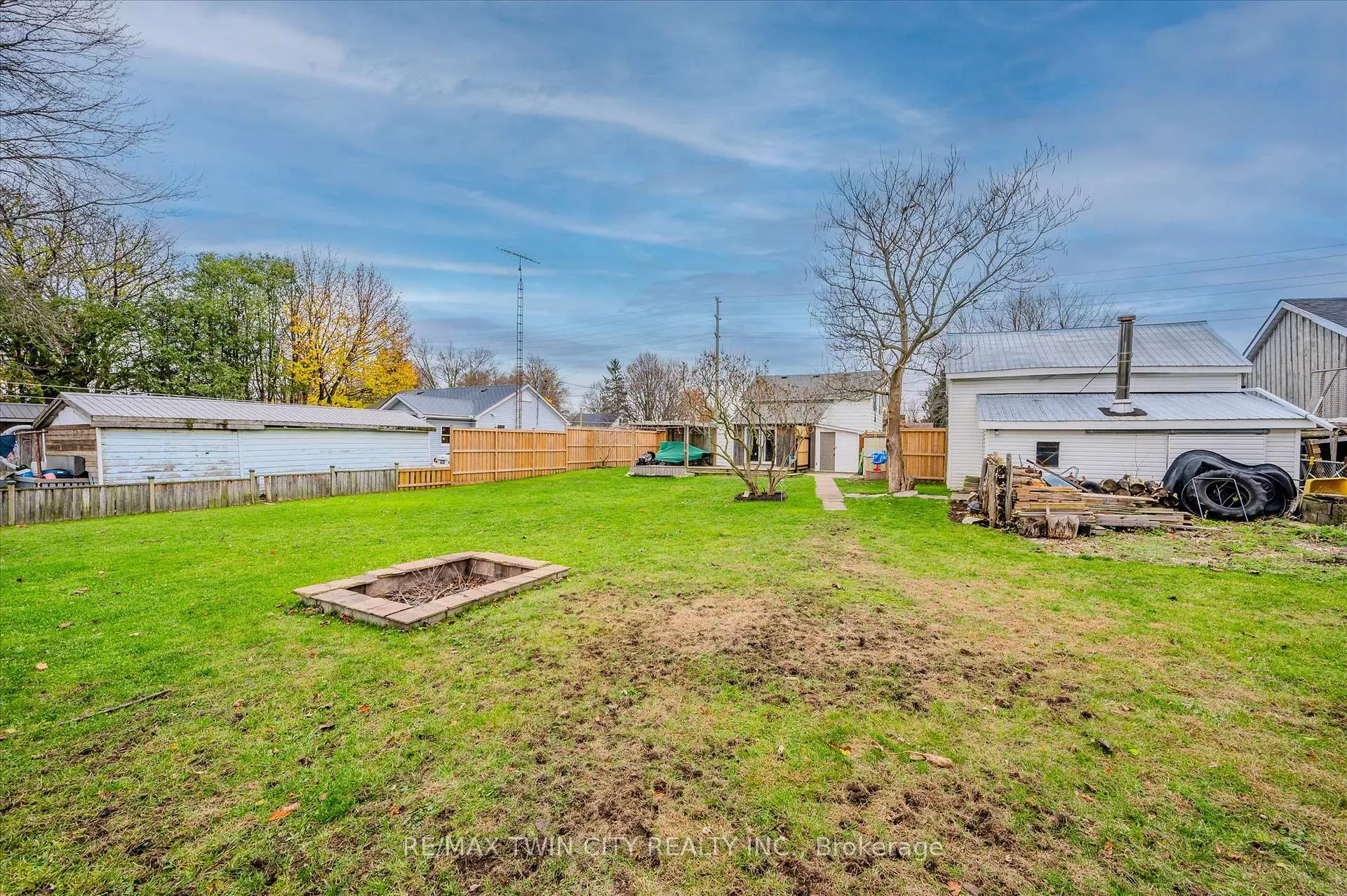 Photo 36 of 999 Northfield Drive E, Woolwich — HOMEH