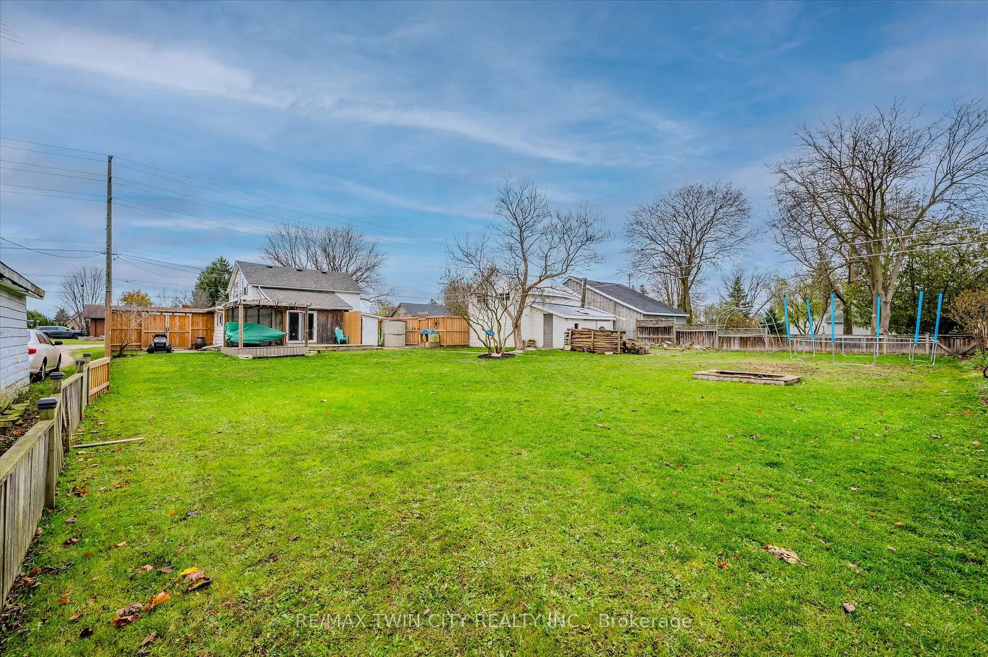 Photo 37 of 999 Northfield Drive E, Woolwich — HOMEH
