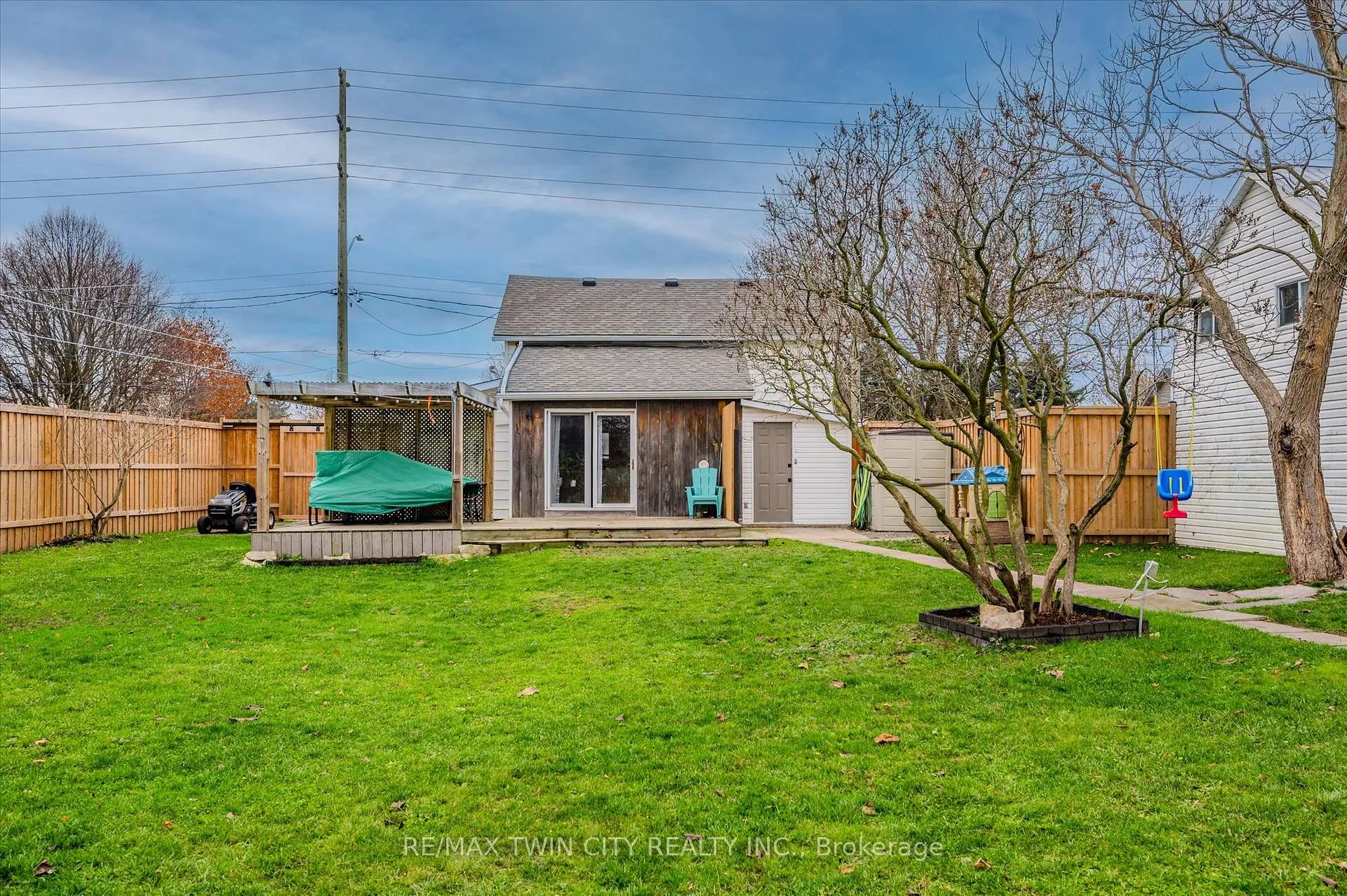 Photo 38 of 999 Northfield Drive E, Woolwich — HOMEH