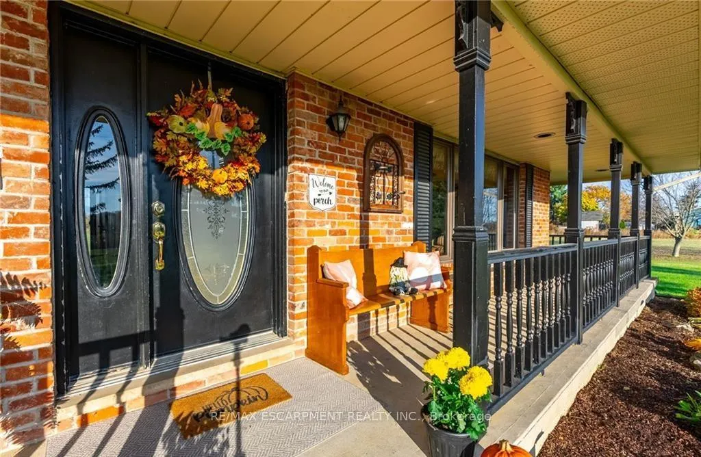 Photo 3 of 6166 Sinclairville Road, Hamilton, Rural Glanbrook — HOMEH