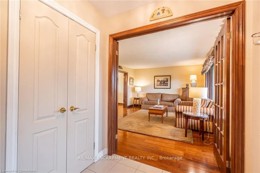 Photo 6 of 6166 Sinclairville Road, Hamilton, Rural Glanbrook — HOMEH
