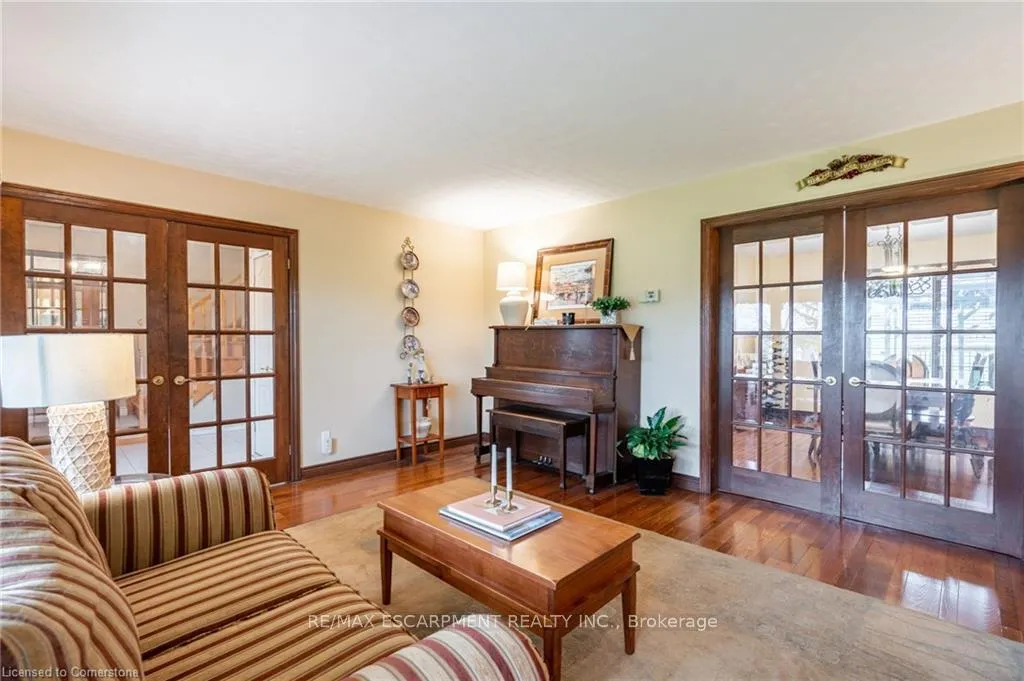 Photo 8 of 6166 Sinclairville Road, Hamilton, Rural Glanbrook — HOMEH