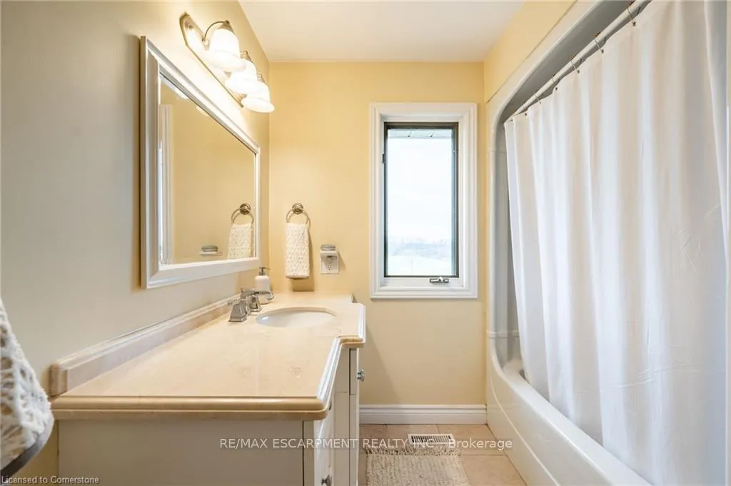 Photo 20 of 6166 Sinclairville Road, Hamilton, Rural Glanbrook — HOMEH