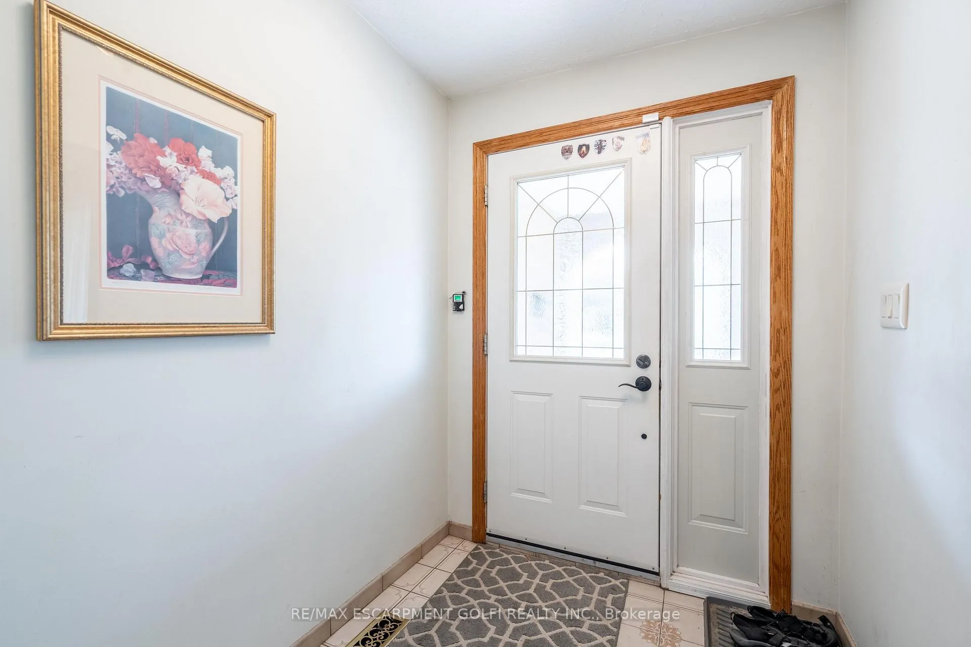 Photo 3 of 98 Summercrest Drive, Hamilton, Gershome — HOMEH