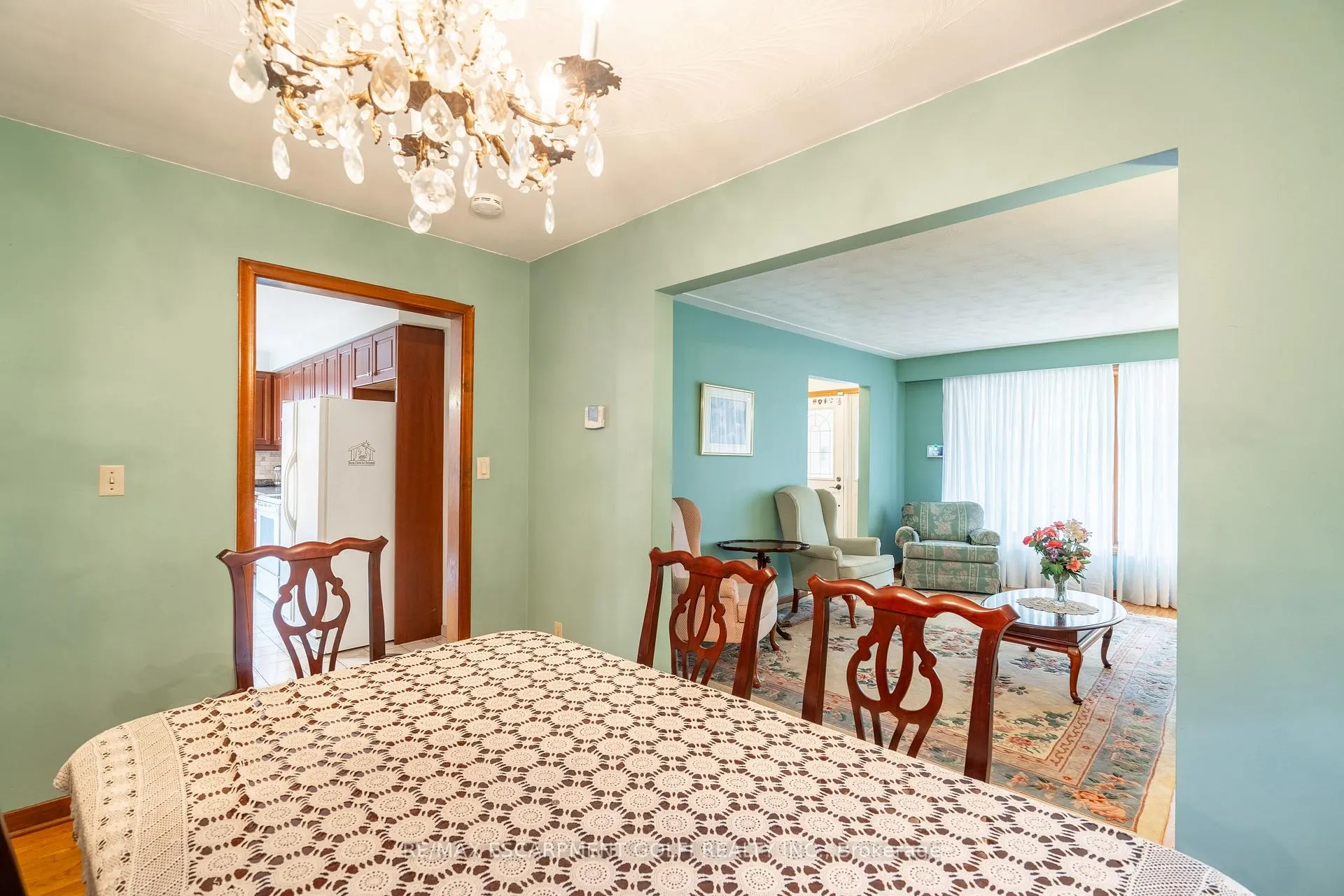 Photo 9 of 98 Summercrest Drive, Hamilton, Gershome — HOMEH