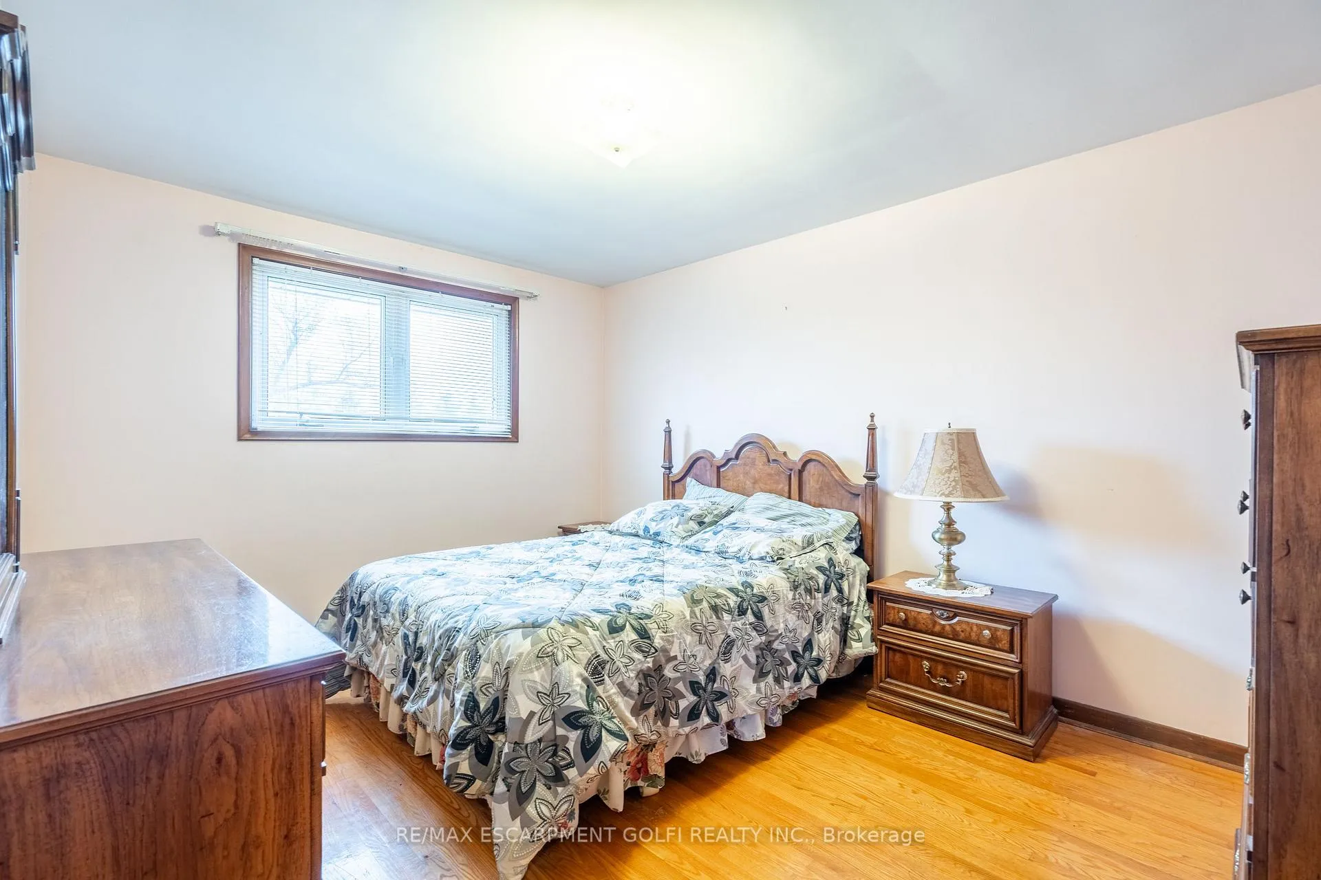 Photo 19 of 98 Summercrest Drive, Hamilton, Gershome — HOMEH