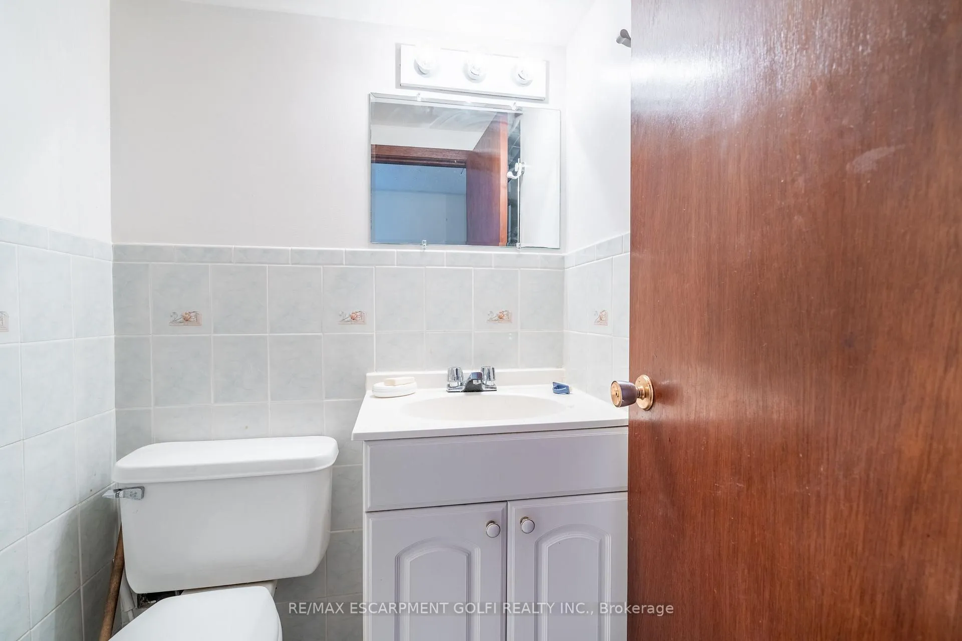 Photo 23 of 98 Summercrest Drive, Hamilton, Gershome — HOMEH