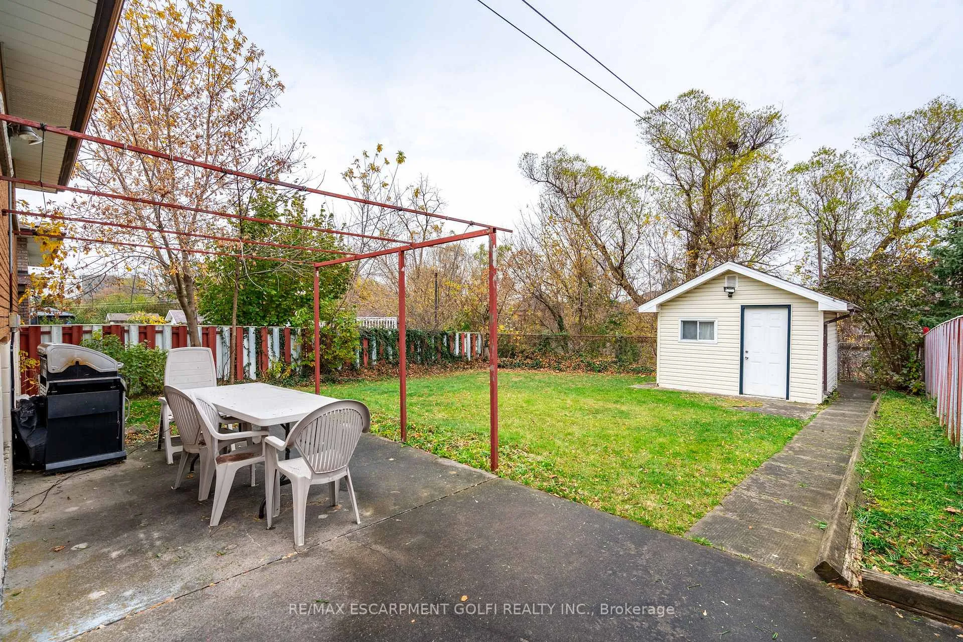 Photo 32 of 98 Summercrest Drive, Hamilton, Gershome — HOMEH